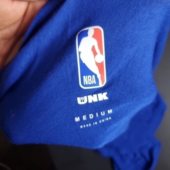 Golden State Warriors Women’s V Neck T Shirt Size Medium Blue Yellow - Picture 4 of 6